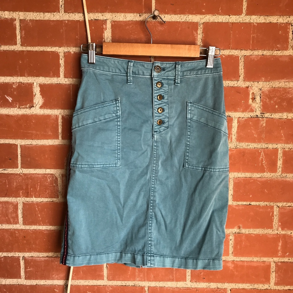 Pilcro and the Letterpress Anthropologie blue denim button pencil skirt size 0
